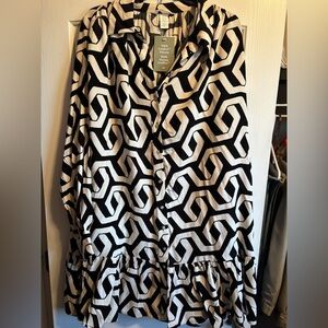 Elegant Black and White A-Line Skirt